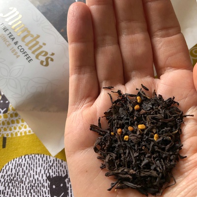 Bonus: A closer look at the fragrant bee pollen amongst the Honeybee black tea.